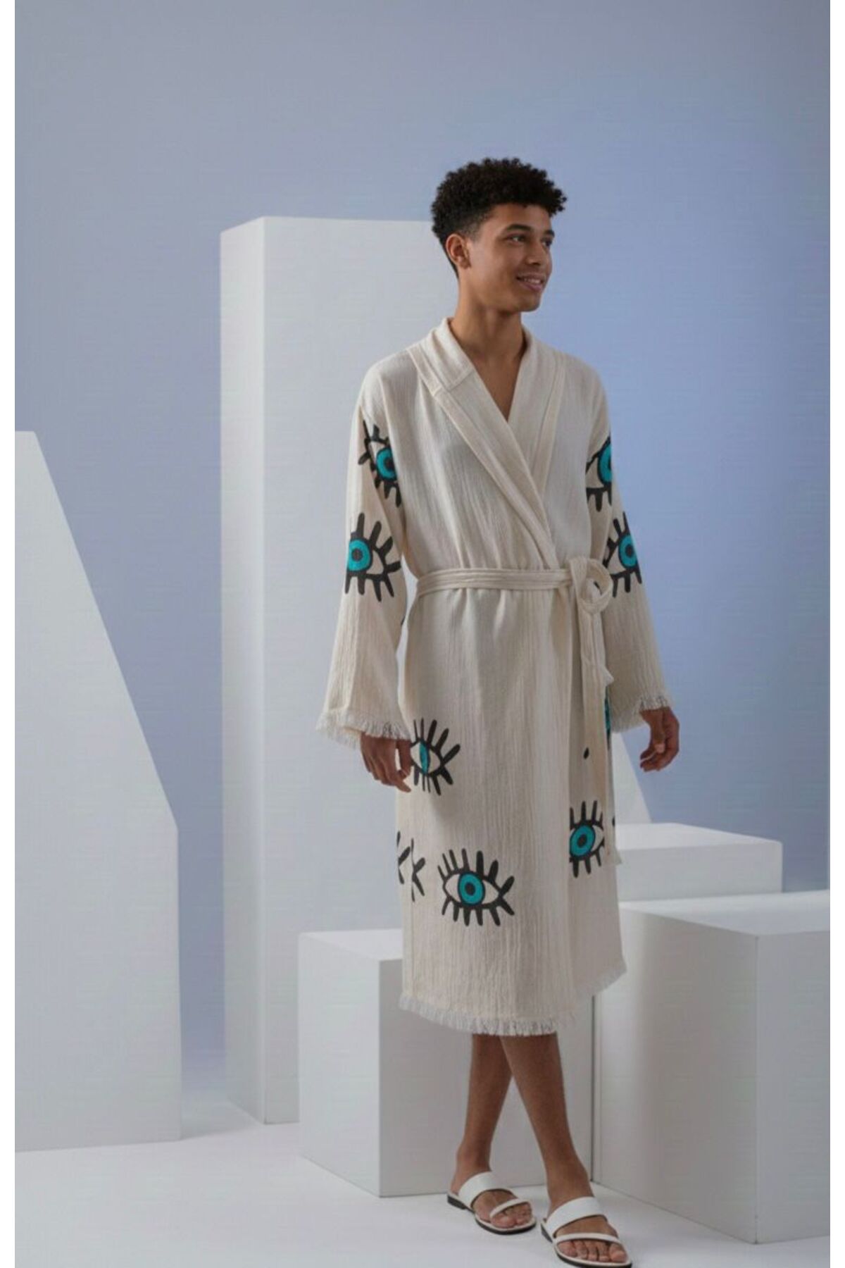 Lightweight Turkish bamboo muslin robe detail