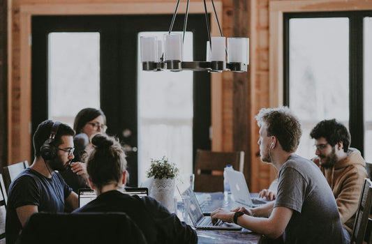 Team evaluating dropshipping suppliers