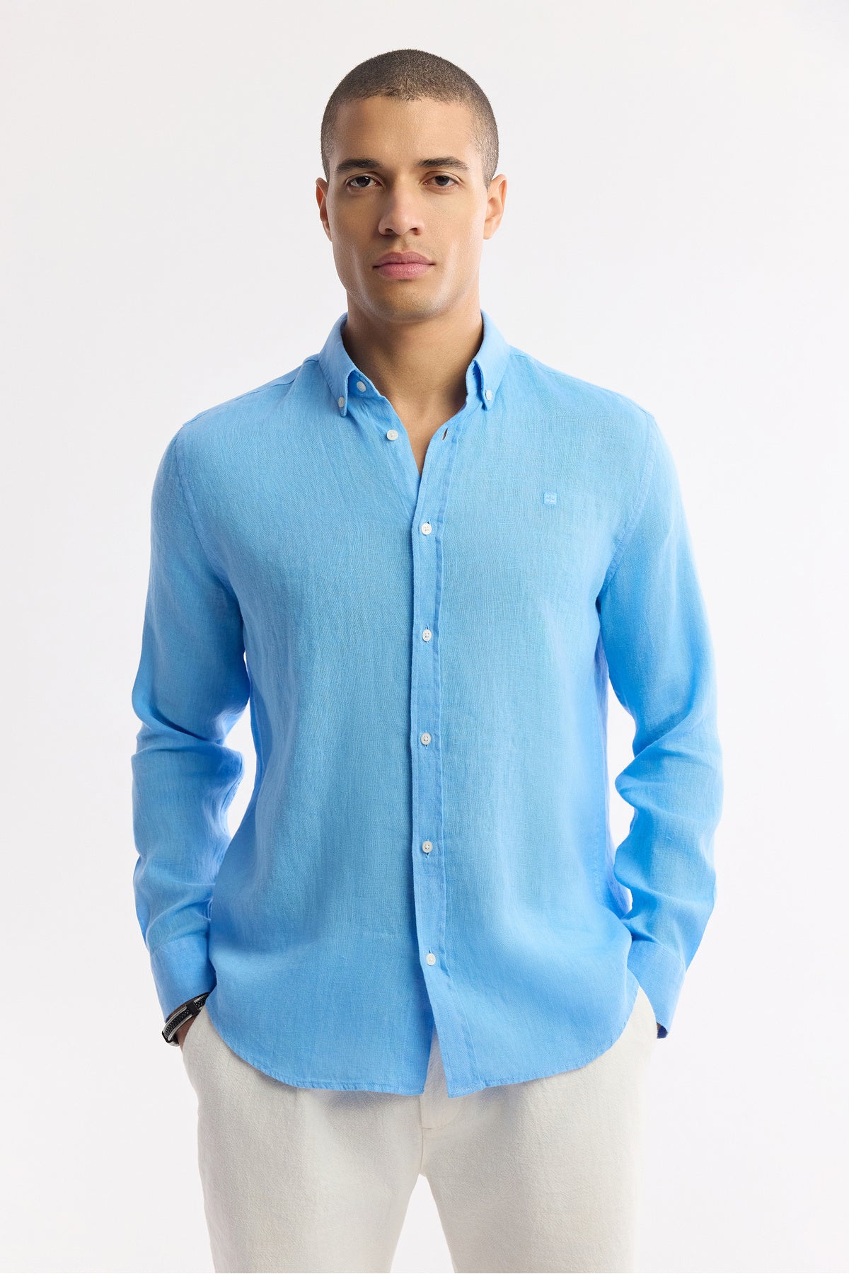 AVVA Men's Blue Linen Shirt - Collar