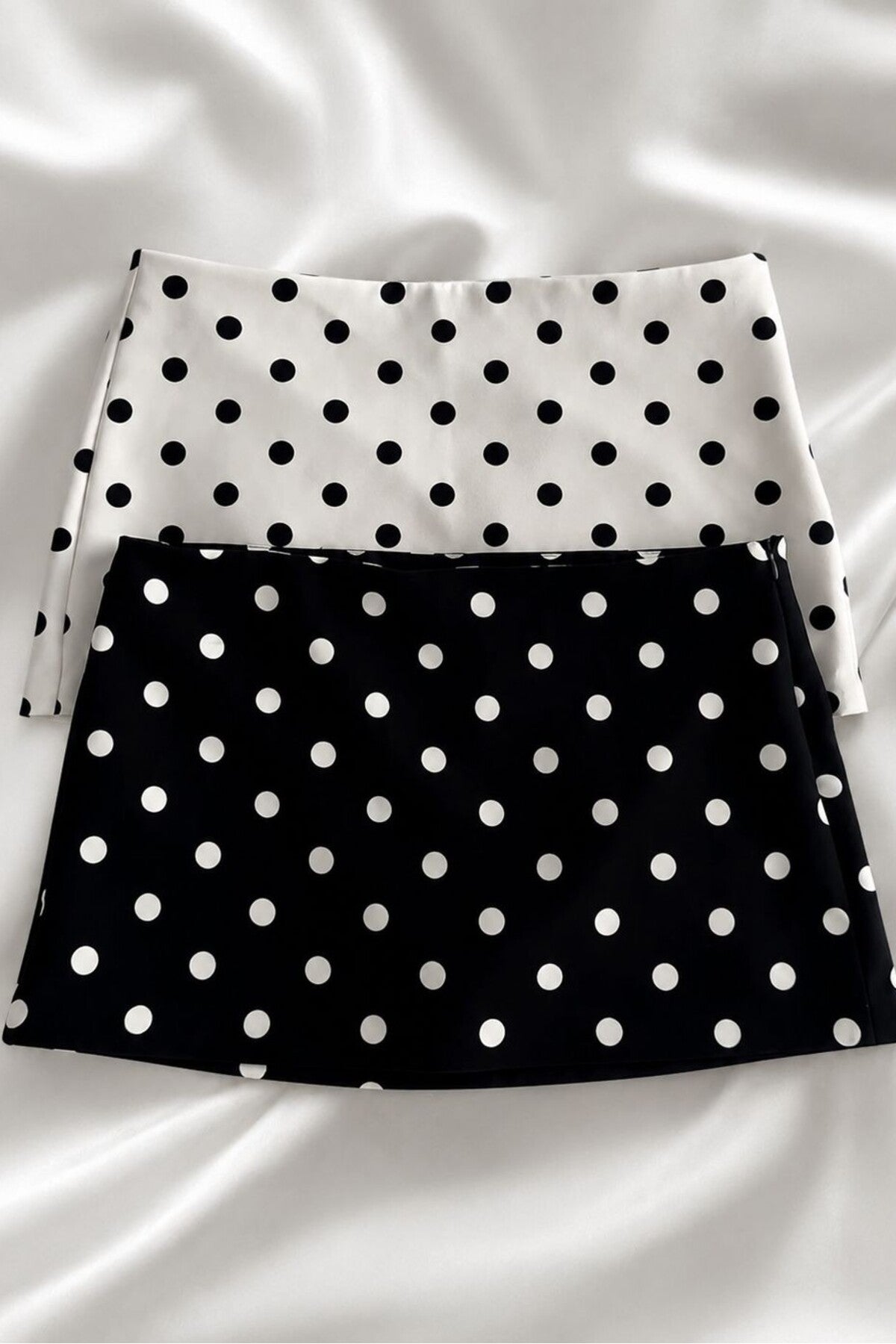 Women's 2-Piece Polka Dot Ruffle Mini Skort Set - Black & White