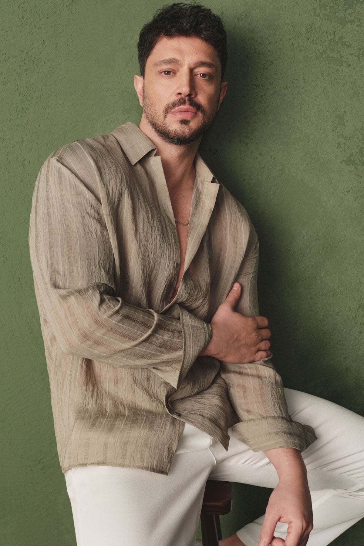AVVA Men's Light Khaki Wide Collar Shirt - Front