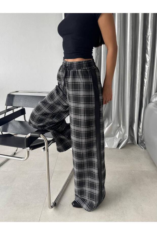 Women's Leather Detailed Plaid Trousers - Black