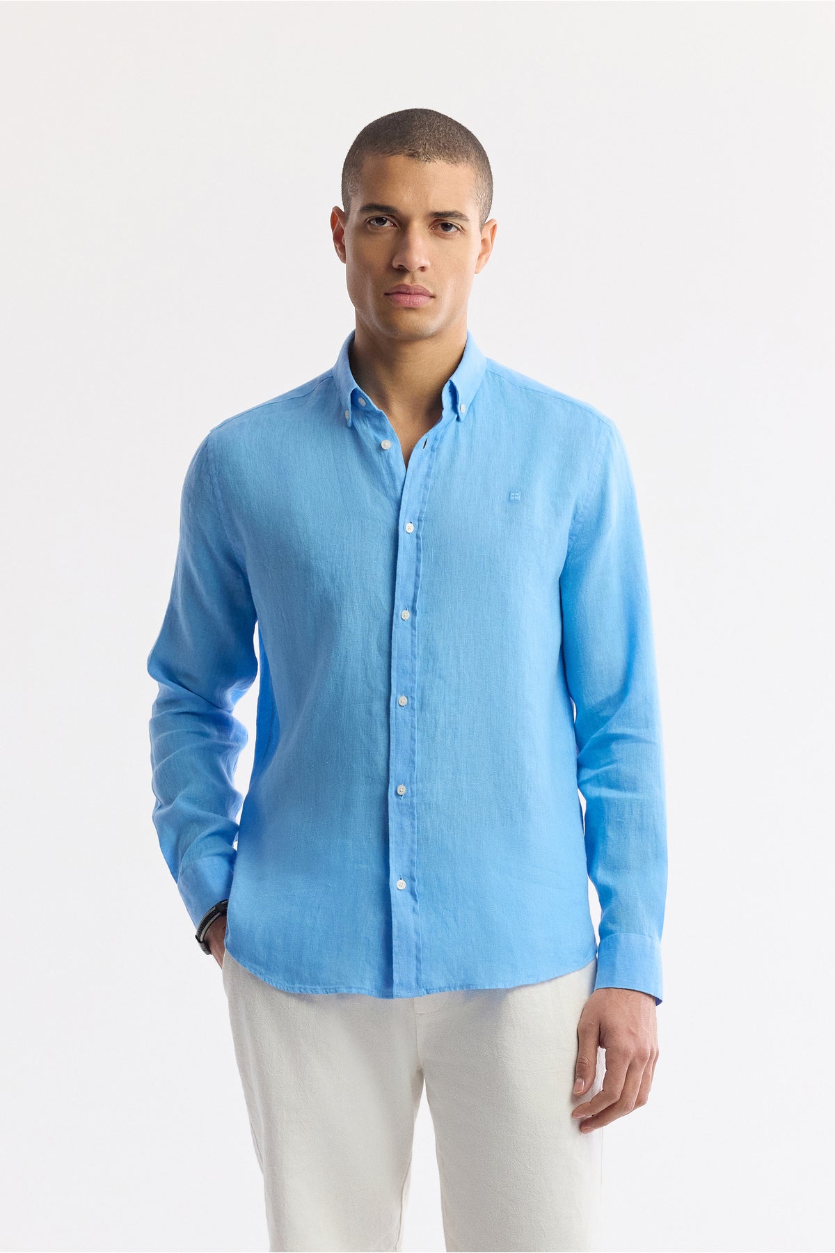 AVVA Men's Blue Linen Shirt - Front