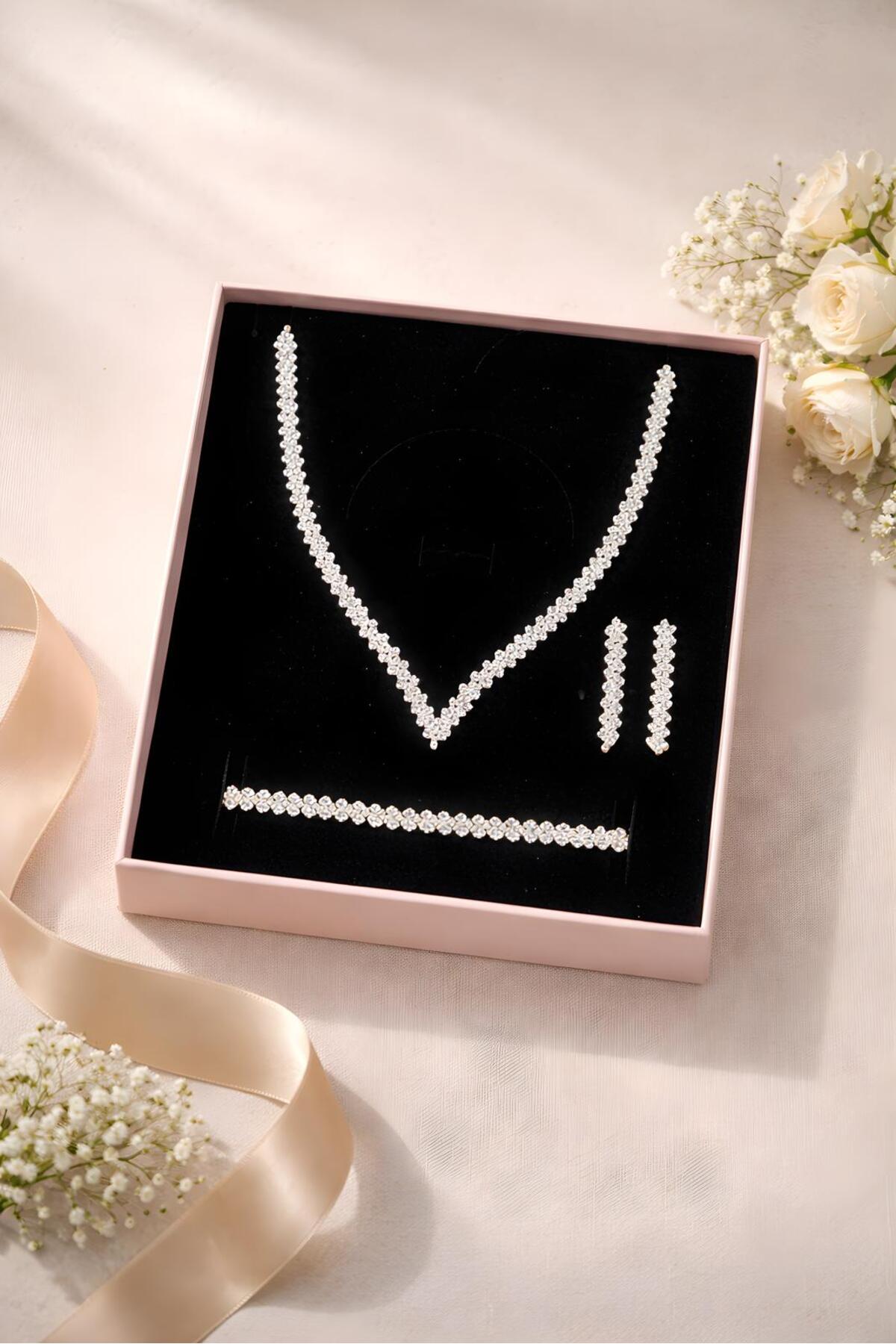 Lumina V model bridal set