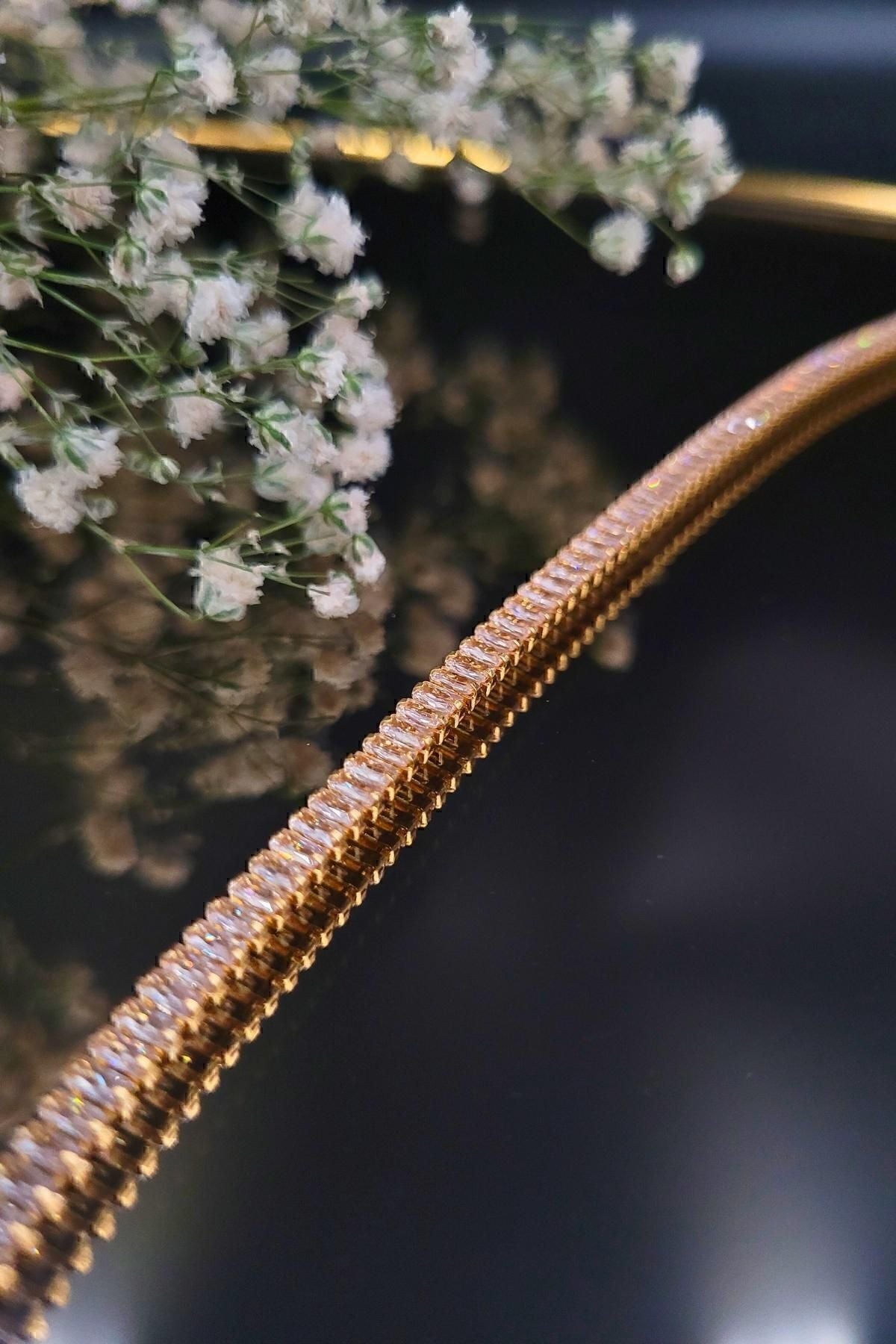 zircon baguette bracelet detail