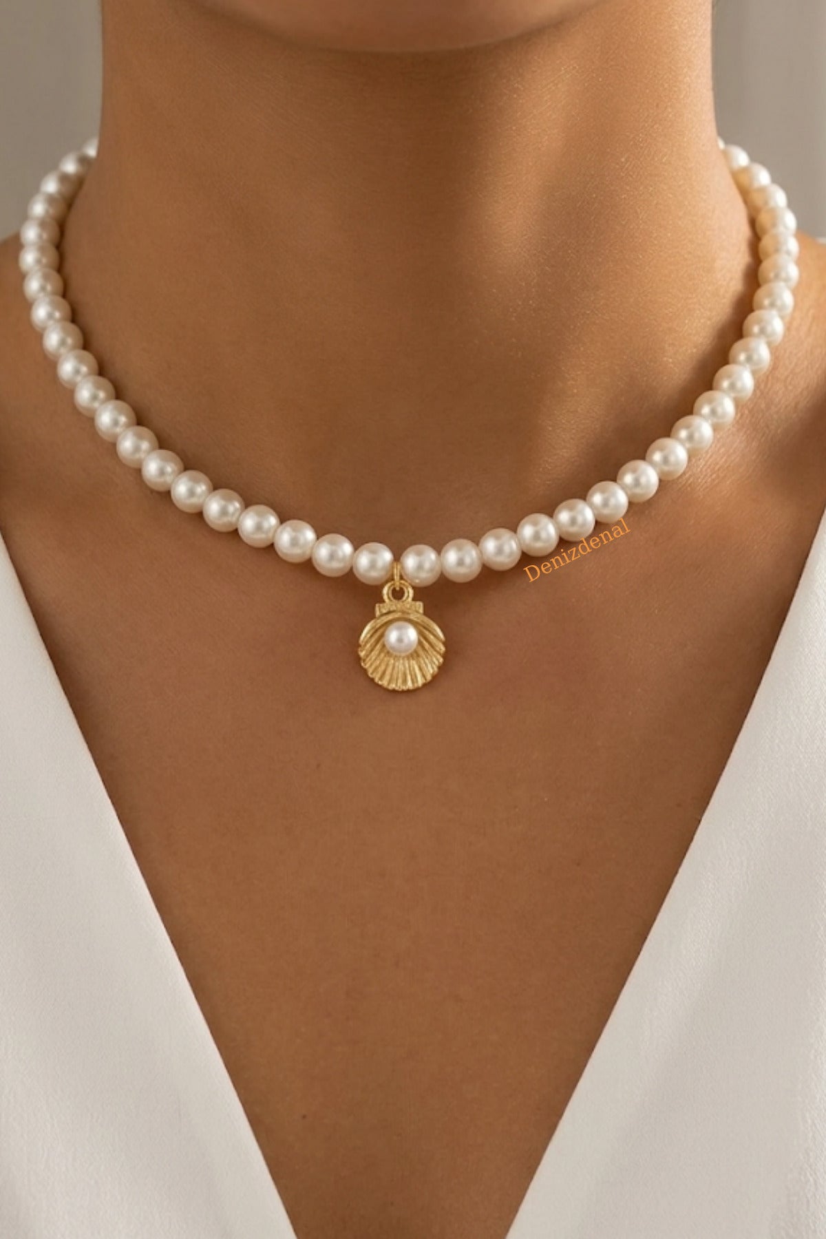 Denizdenal Oyster & Glass Pearl Pendant Necklace front