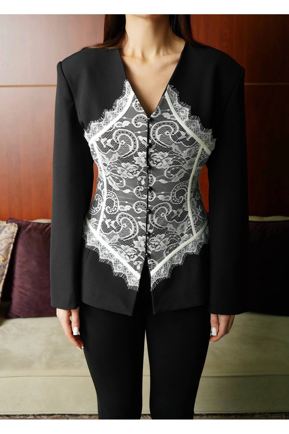 Women's Lace-Detail Waist-Fitted Blazer - Black
