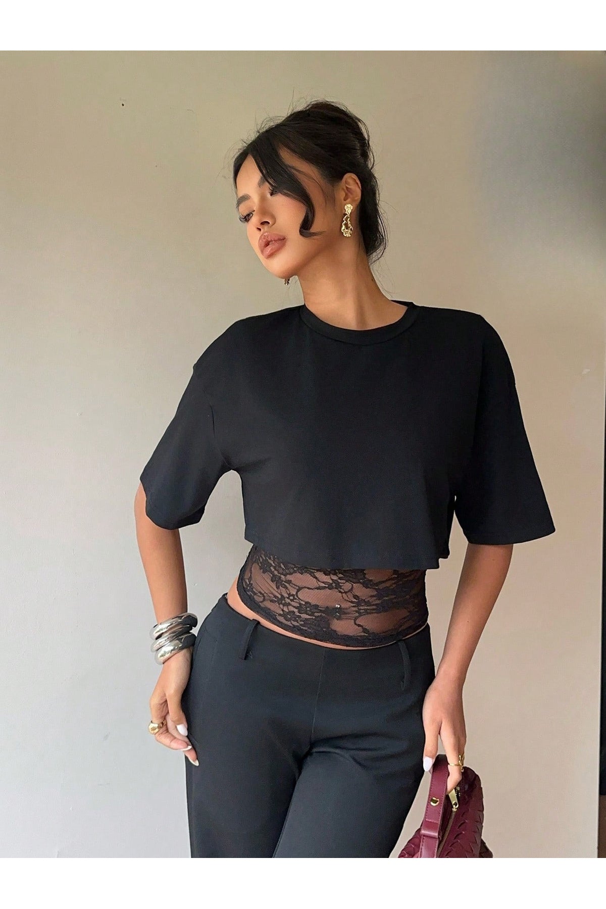 Lace Detail Round Neck Crop T-Shirt - Black